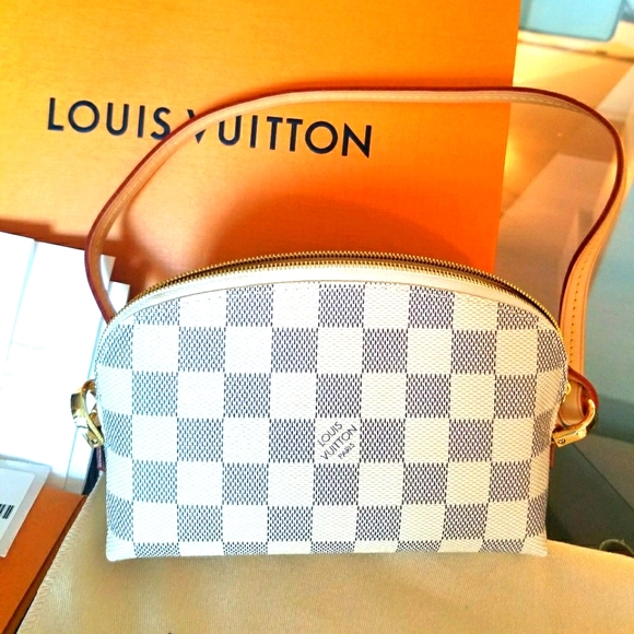***SOLD*** Authentic Louis Vuitton Cosmetic Pouch - Picture 4 of 16